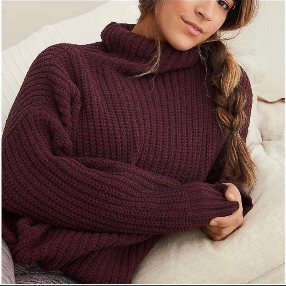 Aerie Oversized Burgundy Turtleneck Knit Sweater Size Small